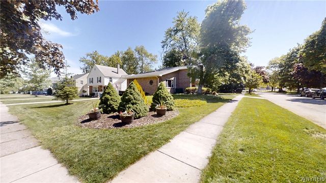 293 Burroughs Drive, Amherst, NY 14226
