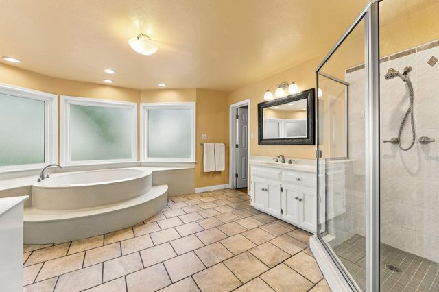 601 Winding Oak DR, Leander, TX 78641