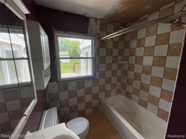 2811 Wisconsin Road, Troy, MI 48083