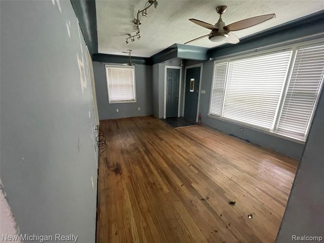 2811 Wisconsin Road, Troy, MI 48083
