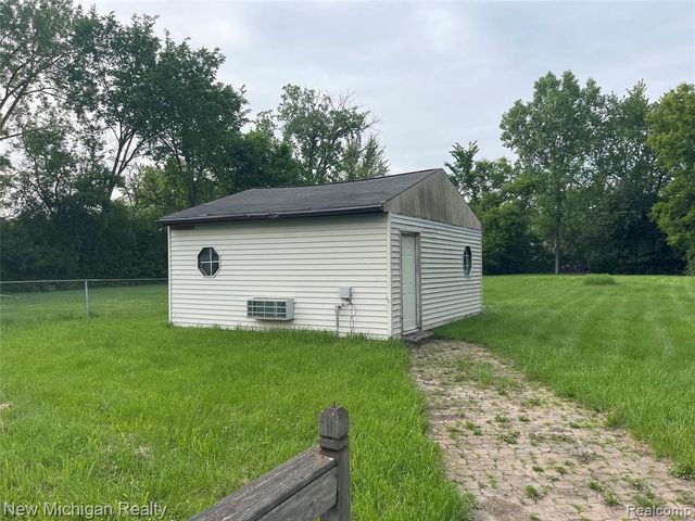 2811 Wisconsin Road, Troy, MI 48083