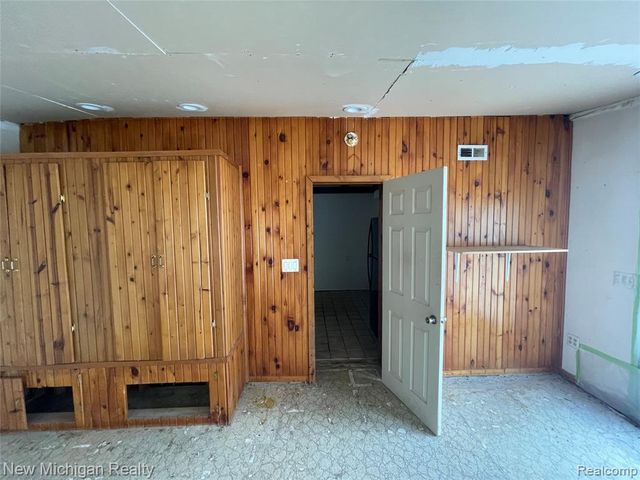2811 Wisconsin Road, Troy, MI 48083