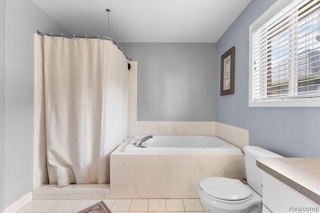 51965 Sequoya Drive, Macomb, MI 48042