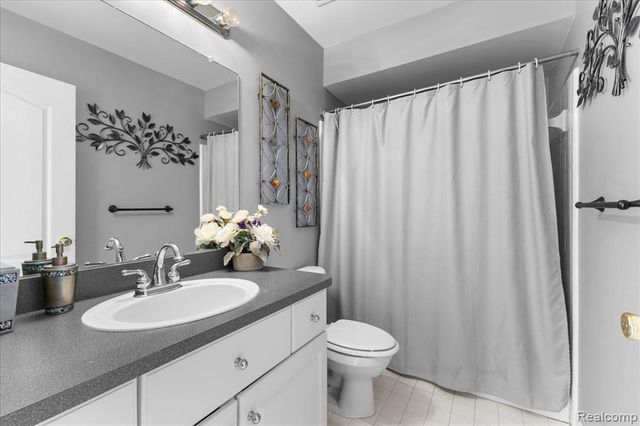 51965 Sequoya Drive, Macomb, MI 48042