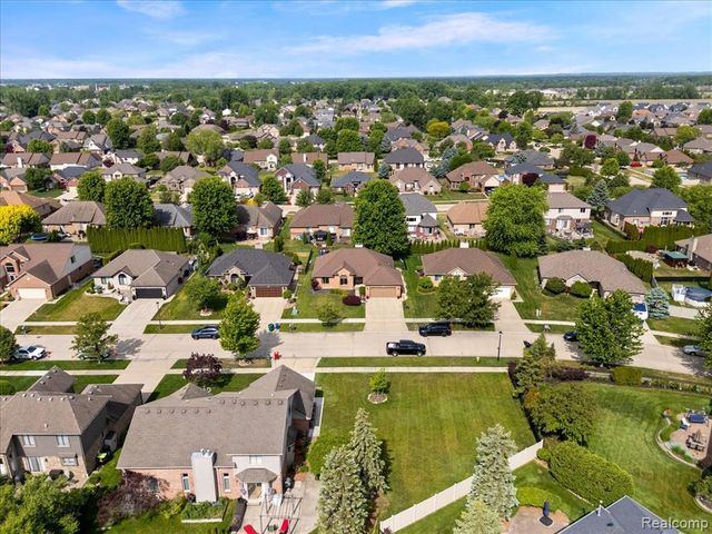 51965 Sequoya Drive, Macomb, MI 48042