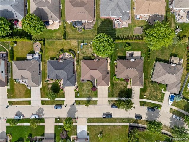 51965 Sequoya Drive, Macomb, MI 48042