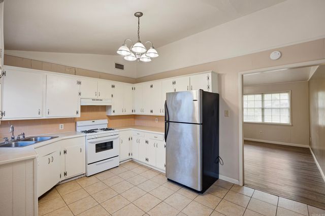 821 Parker Road, Russellville, AR 72801