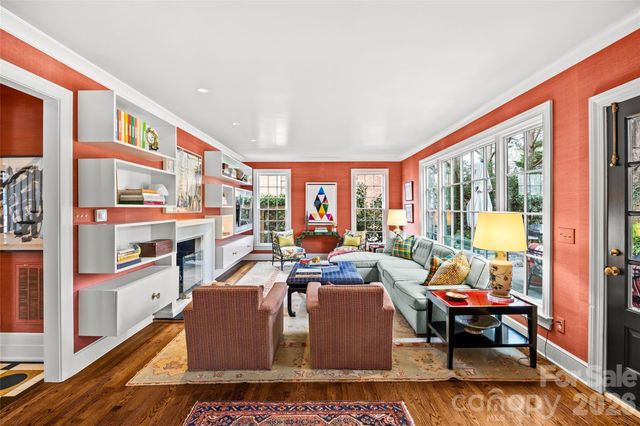 3815 Foxcroft Road, Charlotte, NC 28211