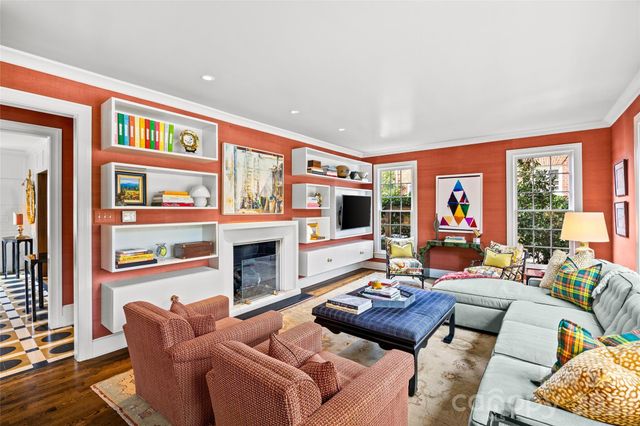 3815 Foxcroft Road, Charlotte, NC 28211