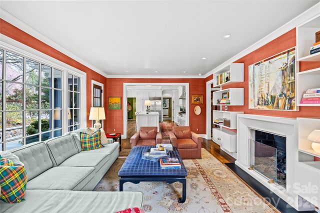 3815 Foxcroft Road, Charlotte, NC 28211