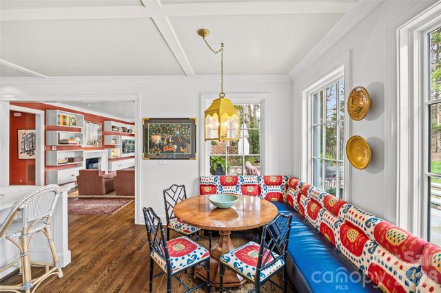 3815 Foxcroft Road, Charlotte, NC 28211