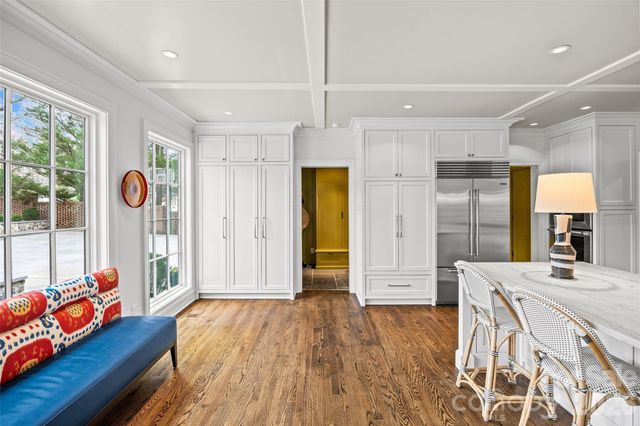 3815 Foxcroft Road, Charlotte, NC 28211