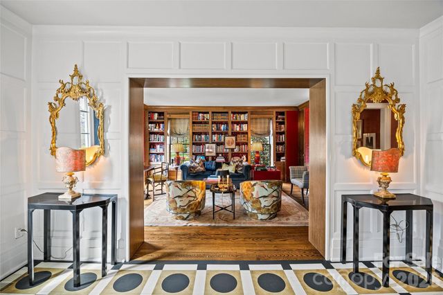 3815 Foxcroft Road, Charlotte, NC 28211