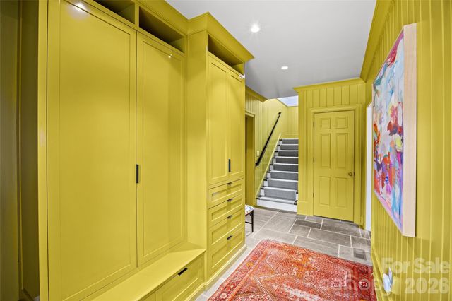 3815 Foxcroft Road, Charlotte, NC 28211