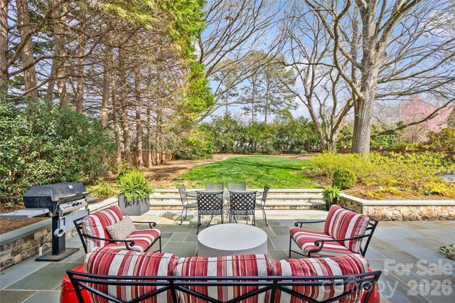 3815 Foxcroft Road, Charlotte, NC 28211