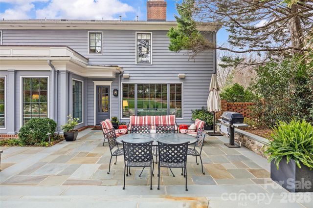 3815 Foxcroft Road, Charlotte, NC 28211