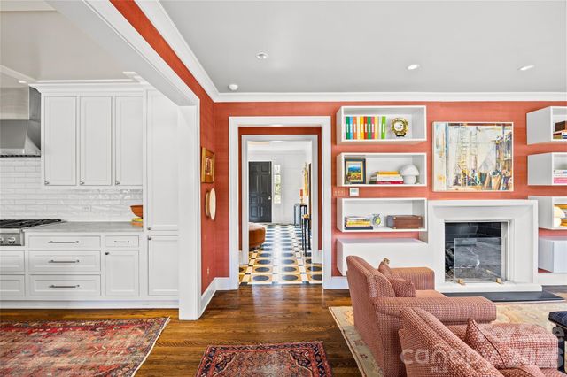 3815 Foxcroft Road, Charlotte, NC 28211