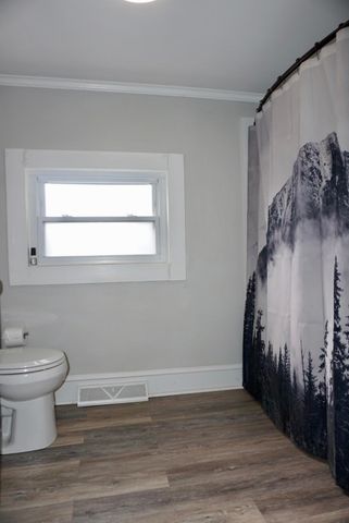 208 Hill Street, Wellford, SC 29385