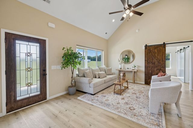 1317 Halls Mill Rd, Unionville, TN 37180