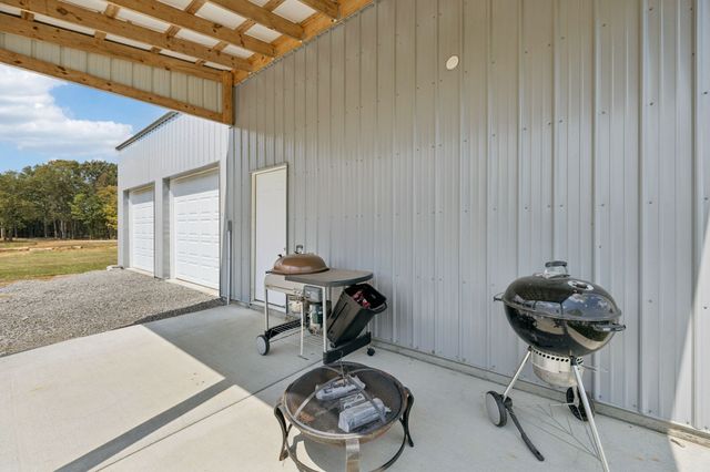 1317 Halls Mill Rd, Unionville, TN 37180