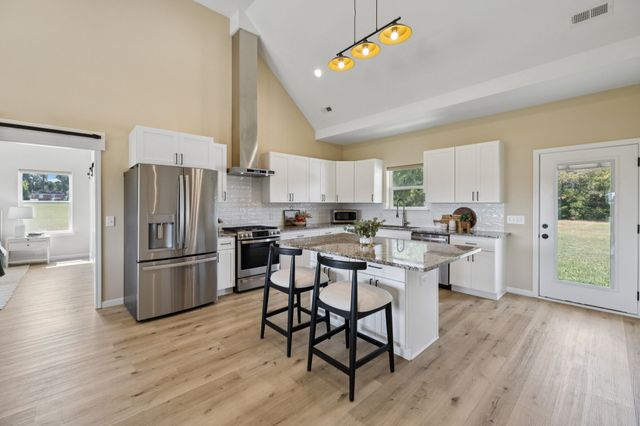 1317 Halls Mill Rd, Unionville, TN 37180