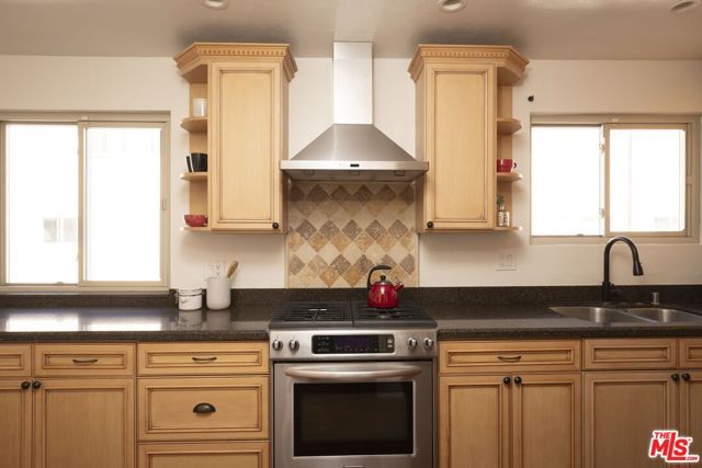 1711 Grismer Avenue 72, Burbank, CA 91504