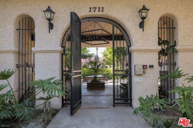 1711 Grismer Avenue 72, Burbank, CA 91504