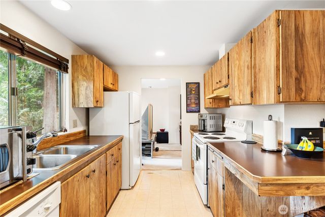 230 222nd Avenue NE, Sammamish, WA 98074