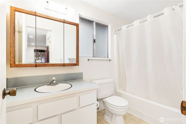 230 222nd Avenue NE, Sammamish, WA 98074