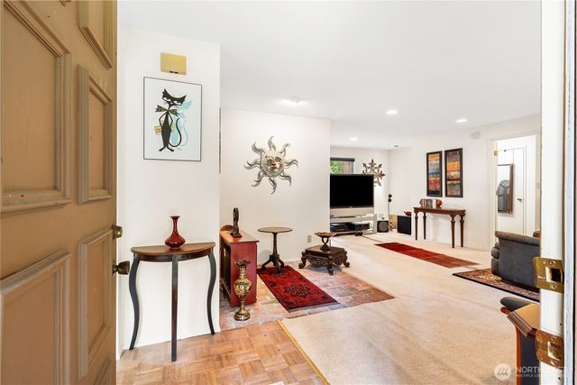 230 222nd Avenue NE, Sammamish, WA 98074