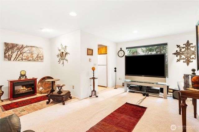 230 222nd Avenue NE, Sammamish, WA 98074