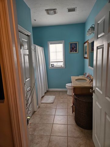 7 F St Unit 3, Hampton, NH 03842
