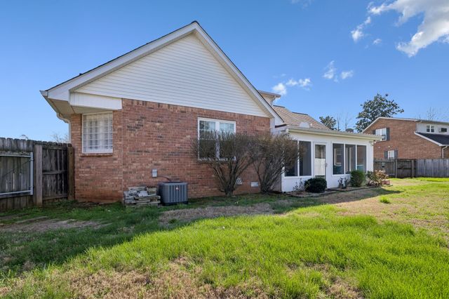 1602 Lewis Cir, Murfreesboro, TN 37129