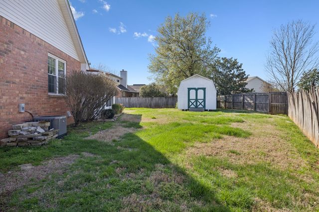 1602 Lewis Cir, Murfreesboro, TN 37129