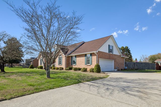 1602 Lewis Cir, Murfreesboro, TN 37129