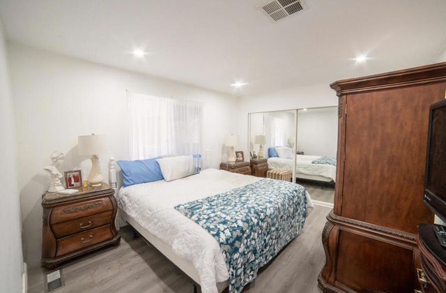 73330 Linda Circle, Palm Desert, CA 92260