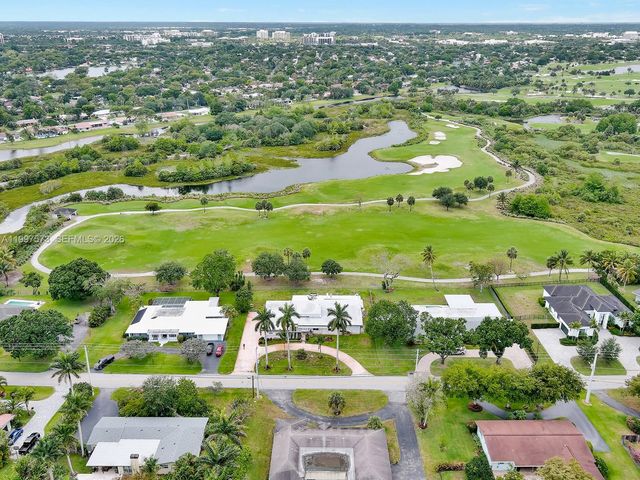 621 E Tropical Way, Plantation, FL 33317
