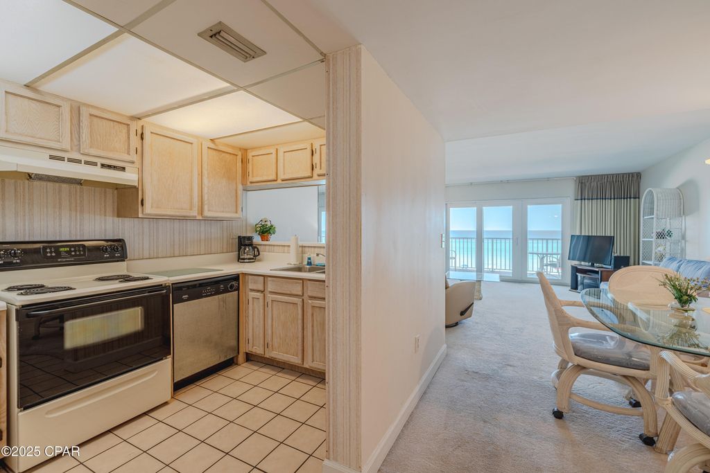 Image 12 of property listing at 6213 Thomas Drive 405, Panama City Beach, FL 32408