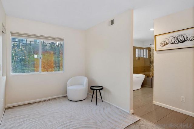 1371 Hinrichs Way, Escondido, CA 92027