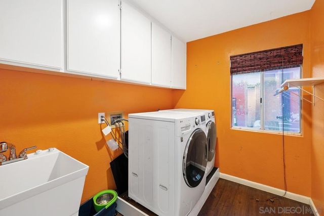 1371 Hinrichs Way, Escondido, CA 92027