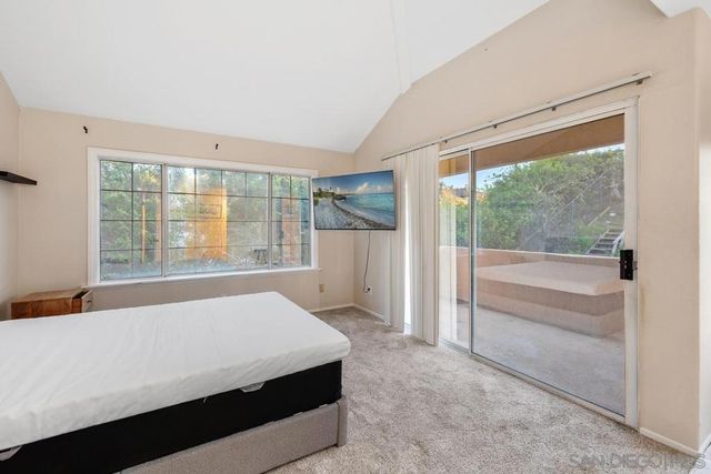 1371 Hinrichs Way, Escondido, CA 92027