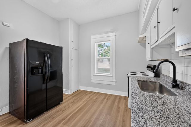 419 N Grand Avenue B, Sherman, TX 75090