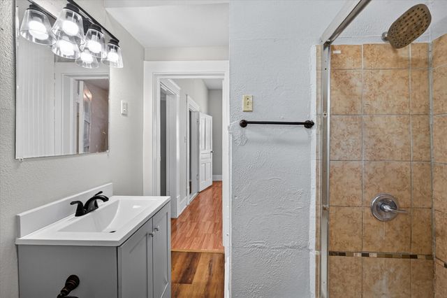 419 N Grand Avenue B, Sherman, TX 75090
