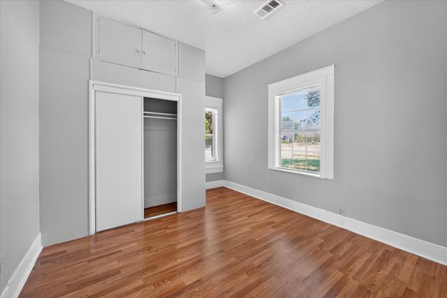 419 N Grand Avenue B, Sherman, TX 75090