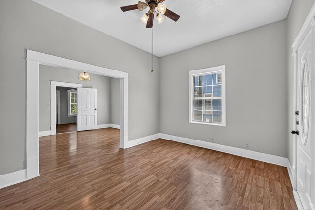 419 N Grand Avenue B, Sherman, TX 75090