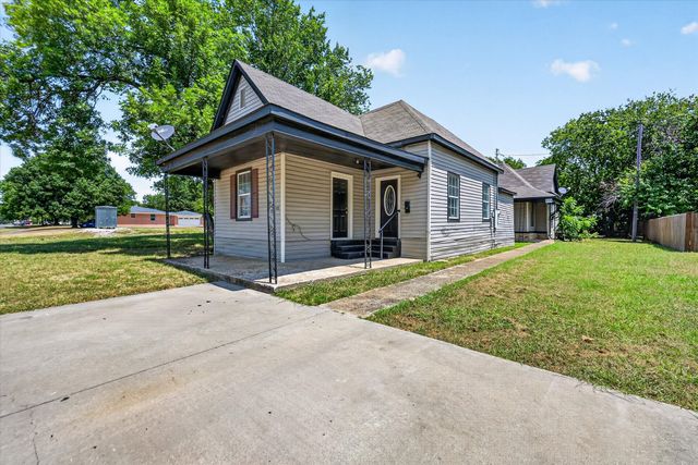 419 N Grand Avenue B, Sherman, TX 75090