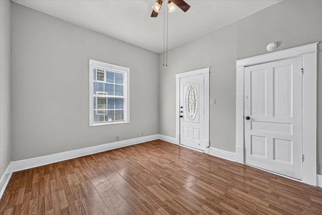 419 N Grand Avenue B, Sherman, TX 75090