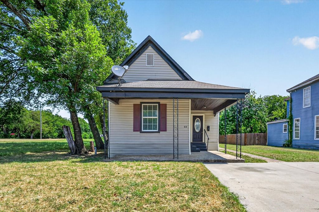 419 N Grand Avenue B, Sherman, TX 75090
