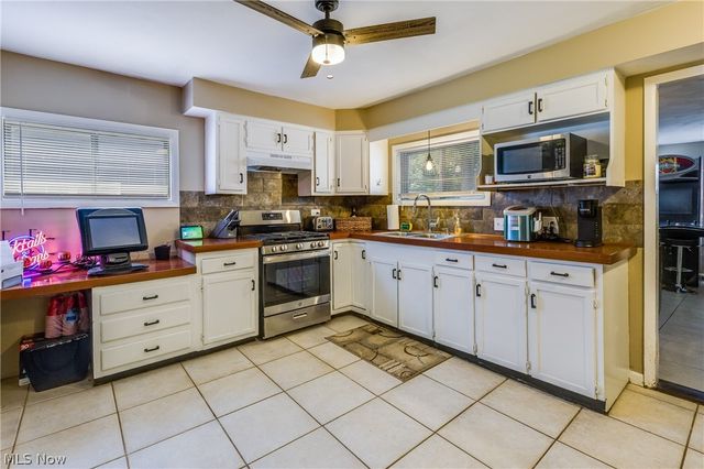 2379 Clyde Street, Poland, OH 44514