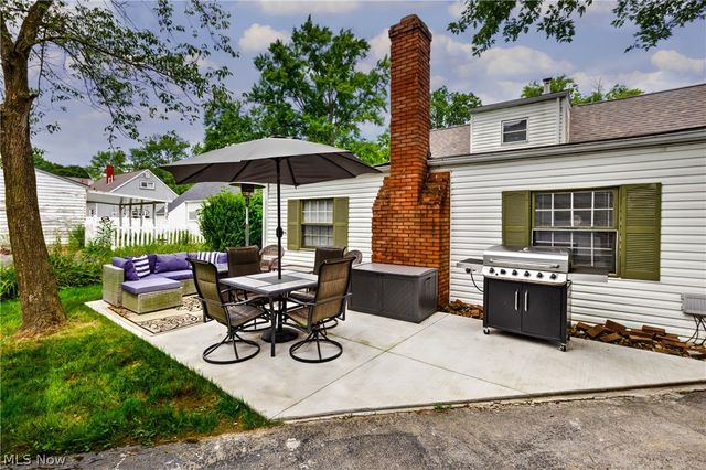 2379 Clyde Street, Poland, OH 44514